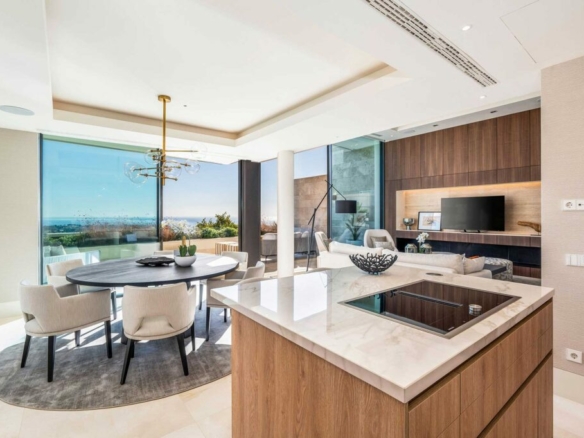 For Rent – Luxurious 3-Bedroom Duplex Apartment with Spectacular Views