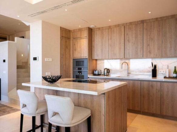 For Rent – Luxurious 3-Bedroom Duplex Apartment with Spectacular Views