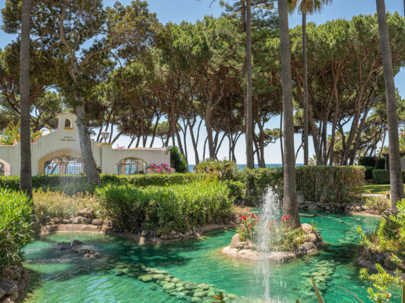 For Rent –  Luxurious Penthouse in Alhambra del Mar ✨🌴 3 Bedrooms – Walk to Beach & Marbella Town