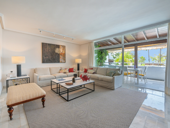 For Rent –  Luxurious Penthouse in Alhambra del Mar ✨🌴 3 Bedrooms – Walk to Beach & Marbella Town