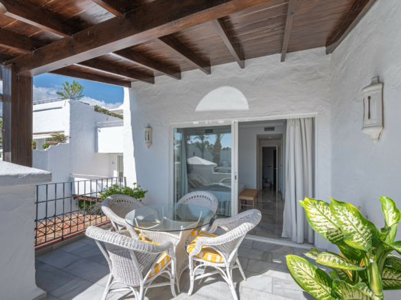 For Rent –  Luxurious Penthouse in Alhambra del Mar ✨🌴 3 Bedrooms – Walk to Beach & Marbella Town