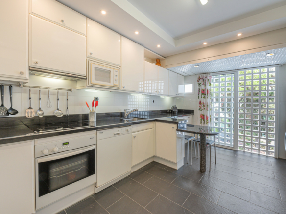 For Rent –  Luxurious Penthouse in Alhambra del Mar ✨🌴 3 Bedrooms – Walk to Beach & Marbella Town