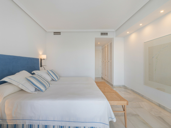 For Rent –  Luxurious Penthouse in Alhambra del Mar ✨🌴 3 Bedrooms – Walk to Beach & Marbella Town