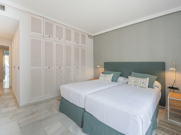 For Rent –  Luxurious Penthouse in Alhambra del Mar ✨🌴 3 Bedrooms – Walk to Beach & Marbella Town