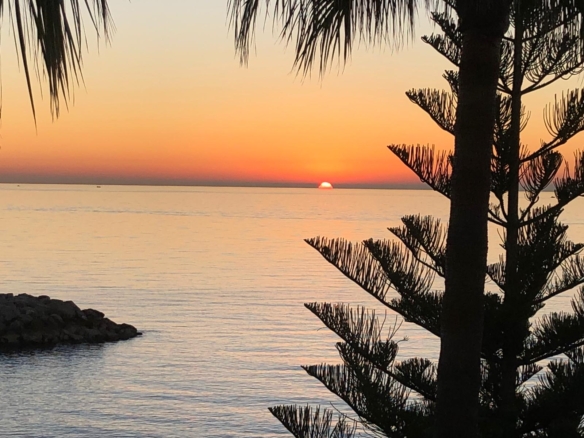 For Rent – Malibu – 3 Bedroom Duplex Penthouse -Beach front – Gated