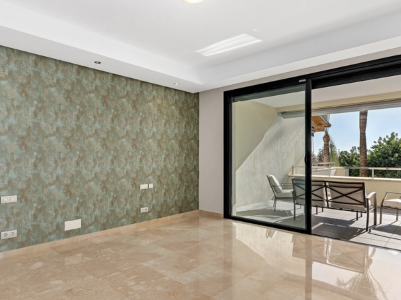 SOLD – Golden Mile: Luxurious Apartment in  Gated Community |  Marbella