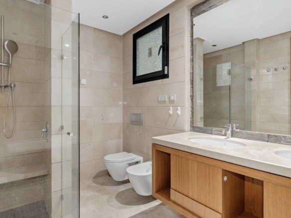 SOLD – Golden Mile: Luxurious Apartment in  Gated Community |  Marbella