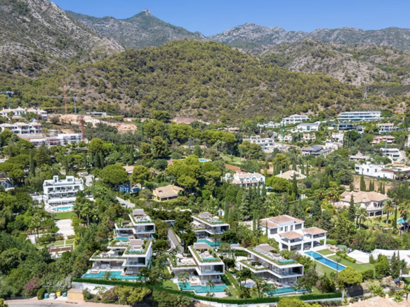 🏡 For Sale: Golden Mile – Modern Villas – Gated – Sea Views