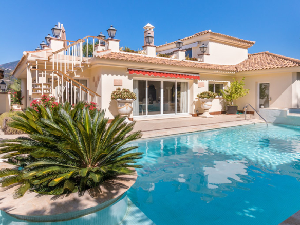 For Sale – Nueva Andalucia – 4 Bedroom villa – Large plot