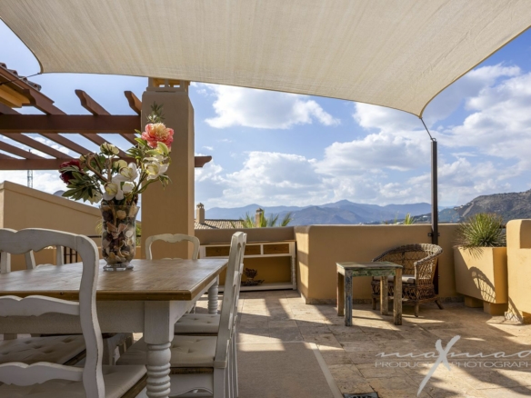 🏡 Incredible 3B Penthouse for sale in Hacienda de Señorío de Cifuentes!