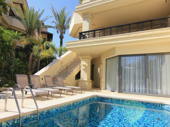 LAGUNA DE BANÚS 3B DUBLEX APT. FOR RENT IN MARBELLA – PUERTO BANUS