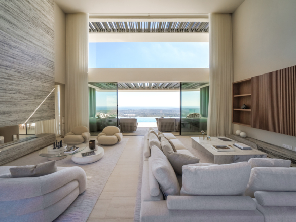 Luxury new Modern Villa with Panoramic Views in Sotogrande ! 🌴🏡