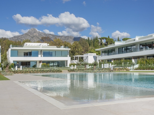 For sale – Golden Mile – New 5 Bedrooms Modern villa  – Turnkey