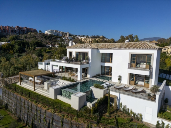 For sale 🌴🏰🌊   LA QUINTA 🌞🍃 5 Bed Villa – Gated -Sea views