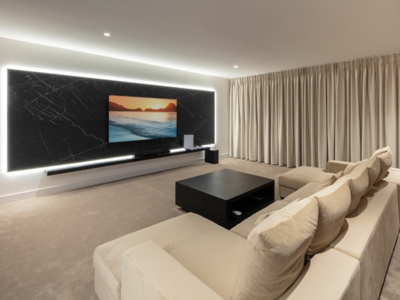 🌟 Magnificent Modern Villa for Sale in Nueva Andalucia 🌟 Sea Views