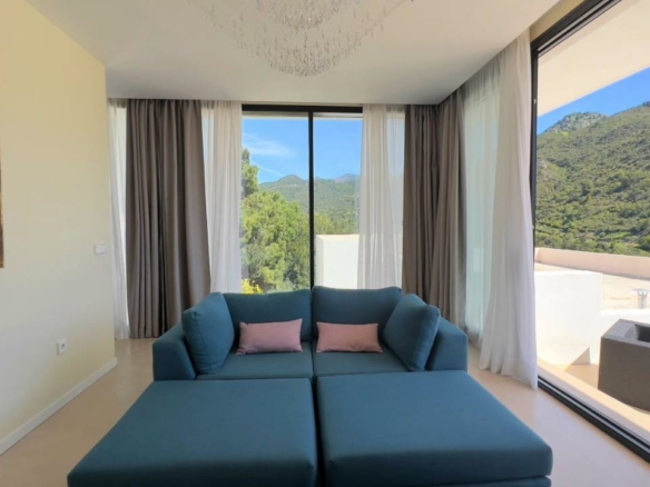 For sale & rent – Modern villa  in Gated community Monte Mayor  Benahavís, Spain🇪🇸 