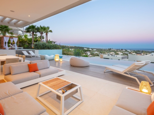 🌟 Magnificent Modern Villa for Sale in Nueva Andalucia 🌟 Sea Views