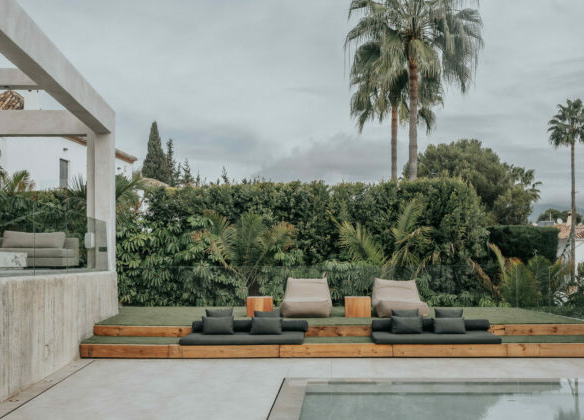 For Rent & Sale – Nueva Andalucia – 5 Bedroom  Modern villa  – Central