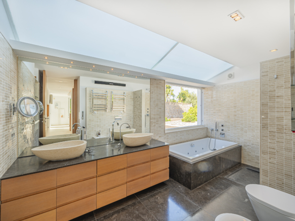 Luxury Villa in Peñablanca, Aloha, Nueva Andalucía  