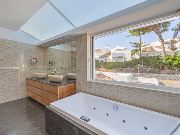 Luxury Villa in Peñablanca, Aloha, Nueva Andalucía  