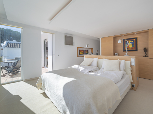 Luxury Villa in Peñablanca, Aloha, Nueva Andalucía  