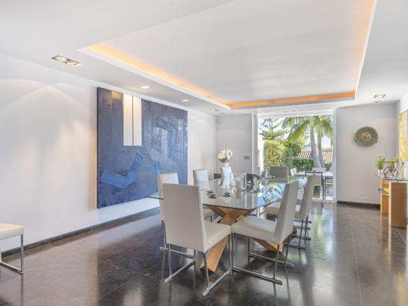 Luxury Villa in Peñablanca, Aloha, Nueva Andalucía  