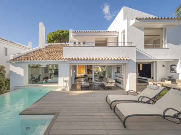 Luxury Villa in Peñablanca, Aloha, Nueva Andalucía  
