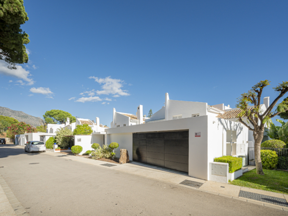Luxury Villa in Peñablanca, Aloha, Nueva Andalucía  