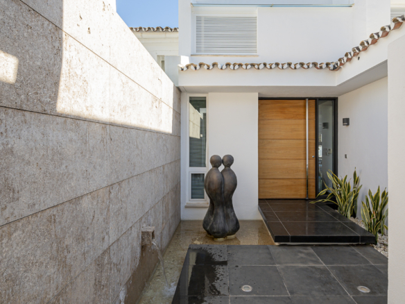 Luxury Villa in Peñablanca, Aloha, Nueva Andalucía  