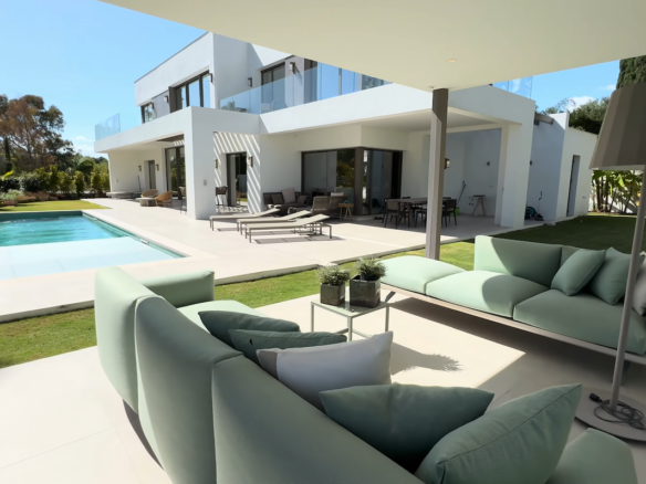 For sale! 🏡✨ 2 Modern newly built Villas- Near  Beach & amenities in the lower part of Marbella’s Golden Mile