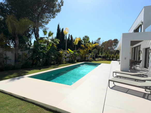 For sale! 🏡✨ 2 Modern newly built Villas- Near  Beach & amenities in the lower part of Marbella’s Golden Mile