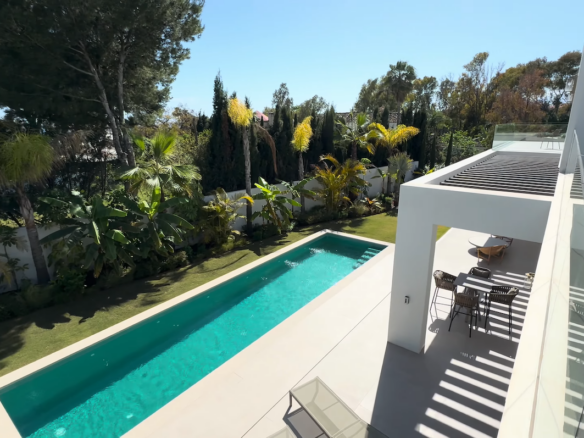 For sale! 🏡✨ 2 Modern newly built Villas- Near  Beach & amenities in the lower part of Marbella’s Golden Mile
