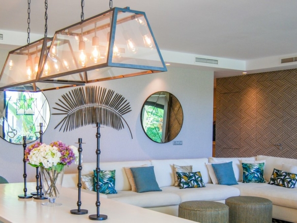 Mirador del Paraíso 5 Bedrooms Apartment for Sale: Gated community