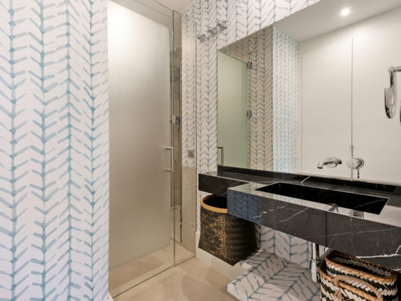 Mirador del Paraíso 5 Bedrooms Apartment for Sale: Gated community