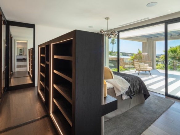 🌟 Magnificent Modern Villa for Sale in Nueva Andalucia 🌟 Sea Views