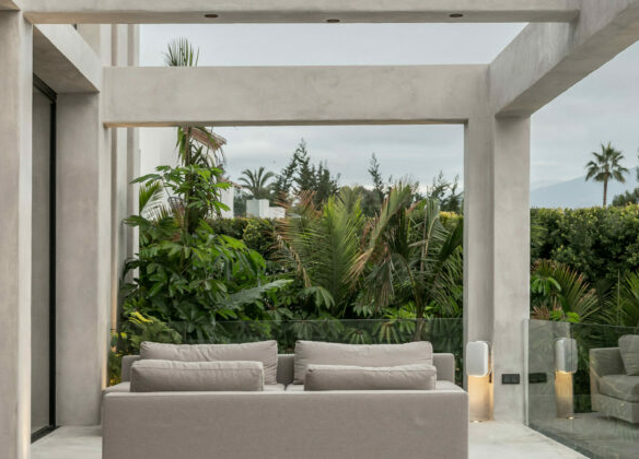 For Rent & Sale – Nueva Andalucia – 5 Bedroom  Modern villa  – Central