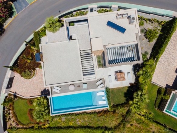 🌟 Magnificent Modern Villa for Sale in Nueva Andalucia 🌟 Sea Views