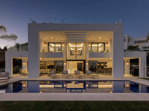 For Rent 🏠 Nueva Andalucia – Modern villa – Gated community  🏠