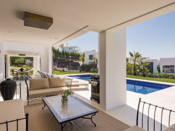 For Rent 🏠 Nueva Andalucia – Modern villa – Gated community  🏠