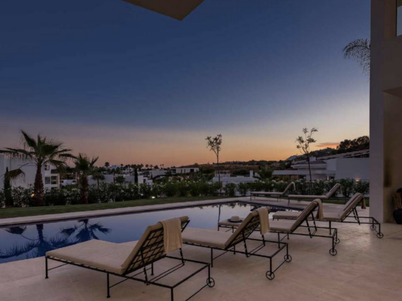 For Rent 🏠 Nueva Andalucia – Modern villa – Gated community  🏠