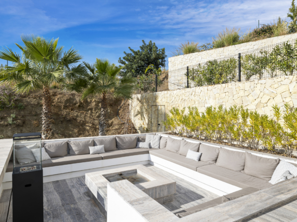 For sale – Monte Mayor – 7B Villa – Gated -Sea views