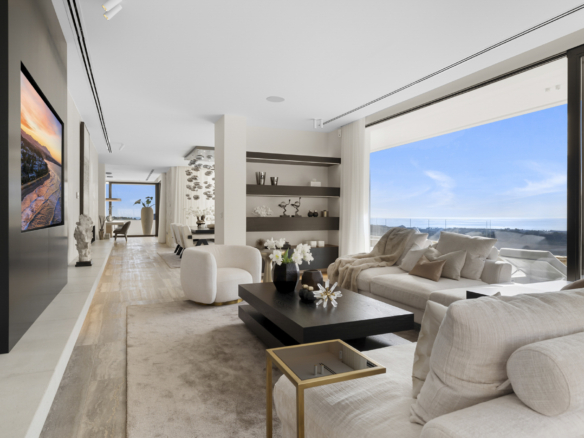 For sale – Monte Mayor – 7B Villa – Gated -Sea views