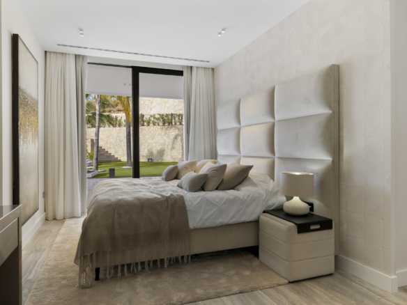 For sale – Monte Mayor – 7B Villa – Gated -Sea views