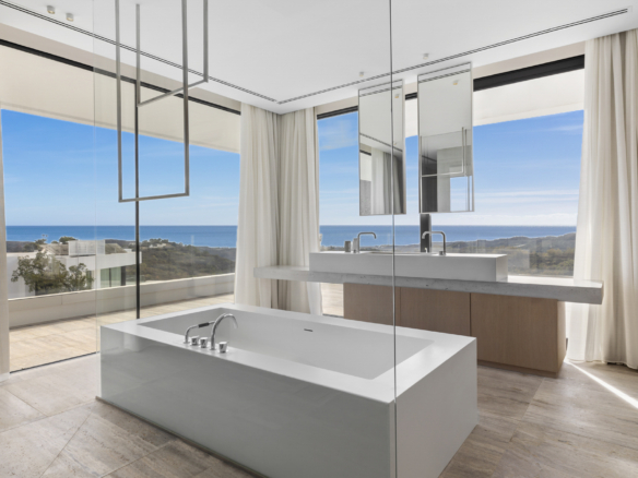 For sale – Monte Mayor – 7B Villa – Gated -Sea views