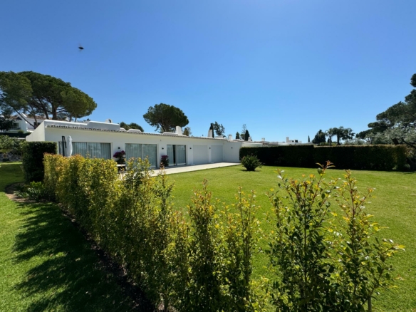 For sale – Nueva Andalucia –  Nice 3B Bungalow – Gated  -1st Line Golf