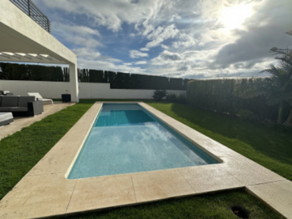 Short – Long term Rental 🌟 Modern Villa Near All Facilities and Beach – New Golden Mile 🌟 (Estepona)