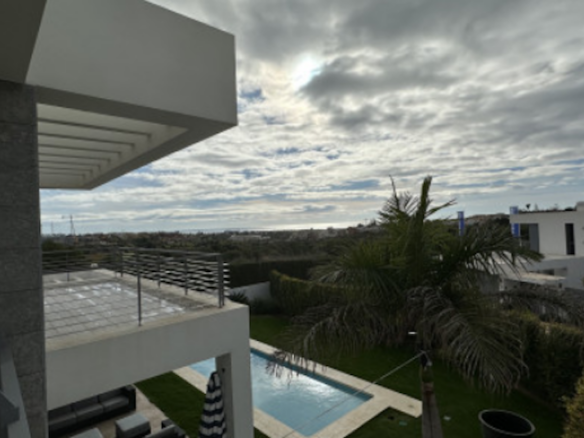 Short – Long term Rental 🌟 Modern Villa Near All Facilities and Beach – New Golden Mile 🌟 (Estepona)