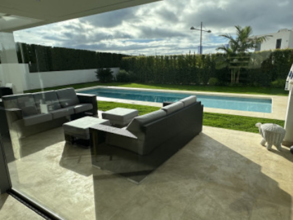 Short – Long term Rental 🌟 Modern Villa Near All Facilities and Beach – New Golden Mile 🌟 (Estepona)