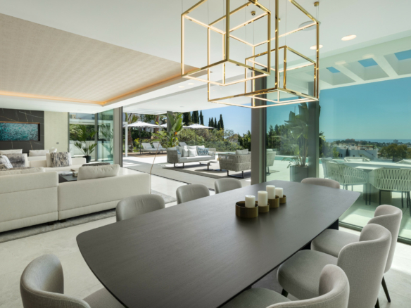 🏡 For Sale: Turnkey Modern Villa in La Quinta, Benahavís 🌟