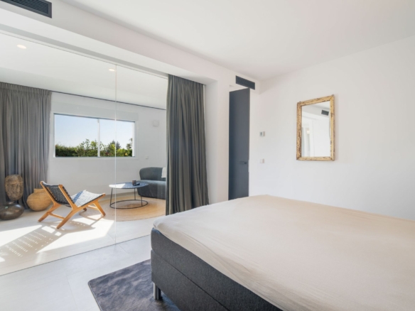 FOR SALE STUNNING TOWNHOUSE WITH INCREDIBLE MOUNTAIN & SEA VIEWS